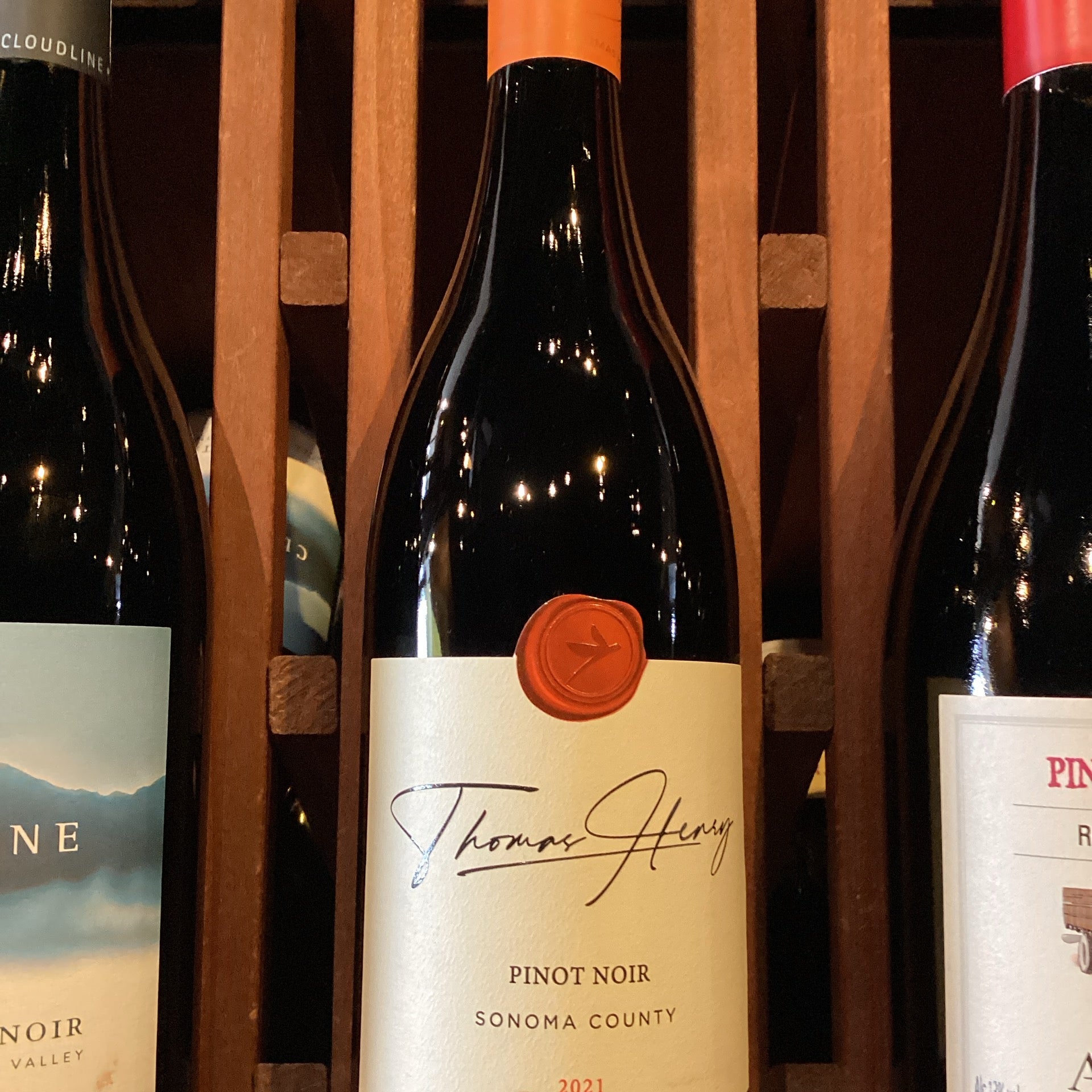 Thomas Henry - Pinot Noir - 2021 - 750ml