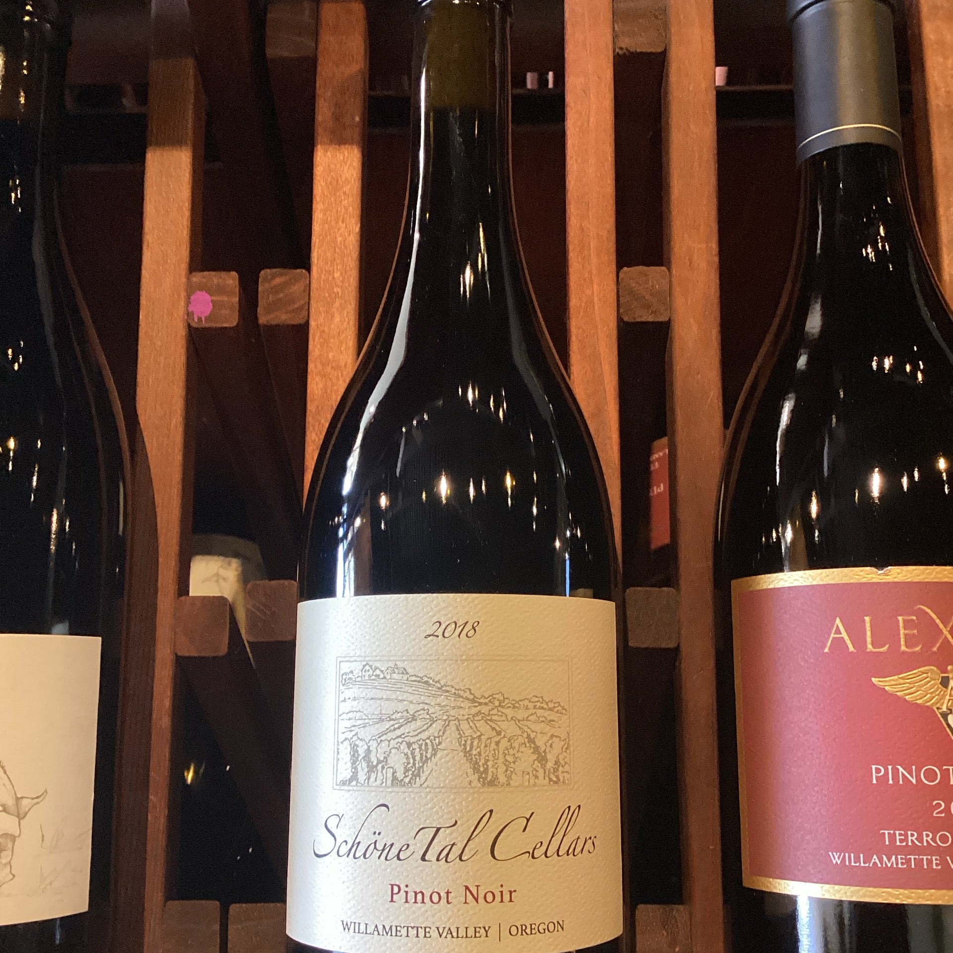 Schone Tal - Pinot Noir - 2018 - 750ml