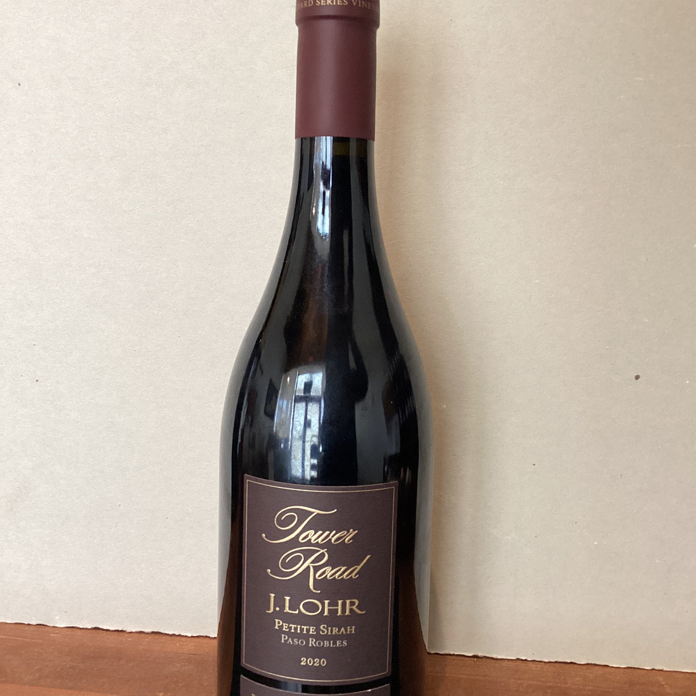 J. Lohr - Tower Road - Petite Sirah - 2021 - 750ml